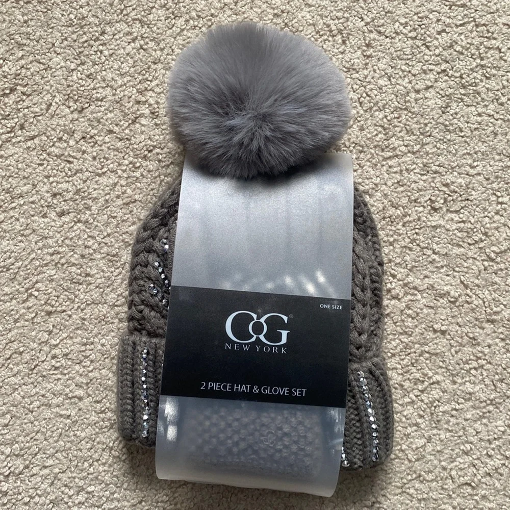 New With Tag Adorable 2 Piece Grey Knit Woven Rhinestone Hat And Glove Set - Picture 4 of 4
